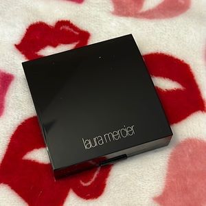 Laura Mercier 01 highlight